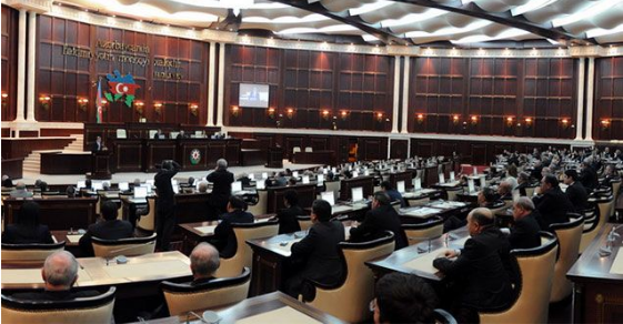 Parlamentin buraxılmasına səs verən deputatlar yenidən namizəd oldular –