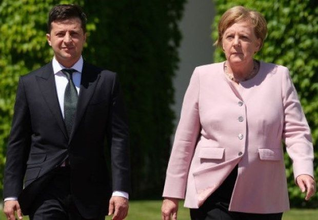 Zelenski ilə Merkel arasında görüş keçirilib
