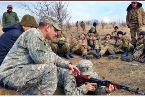 ABŞ ordusunun veteranları Azərbaycanla sərhəddə erməni uşaqlara təlim keçir ABŞ ordusunun veteranları Azərbaycanla sərhəddə erməni uşaqlara təlim keçir