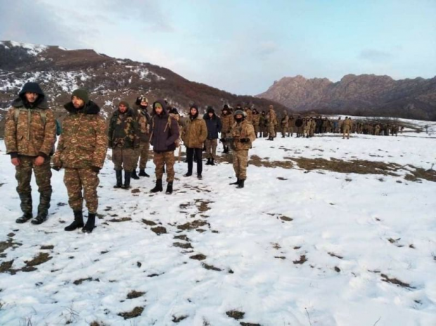 Ermənistanda hərbçilərin arvadlarını və qızlarını lüt soyunduran “Əziz Muradov”- Ermənistanda hərbçilərin arvadlarını və qızlarını lüt soyunduran “Əziz Muradov”-