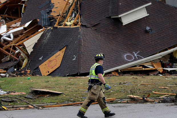 ABŞ-da tornado qocalar evini uçurdu: