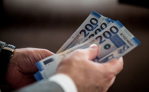 Bu şəxslərin MAAŞLARI ARTIRILIR