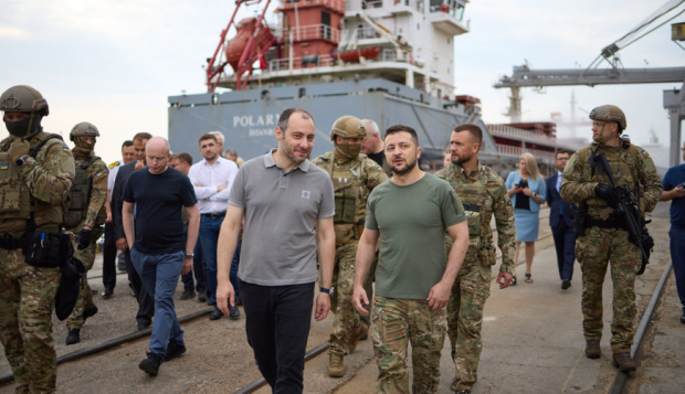 Zelenski taxıl daşınmasına nəzarət üçün Odessa limanına gəldi