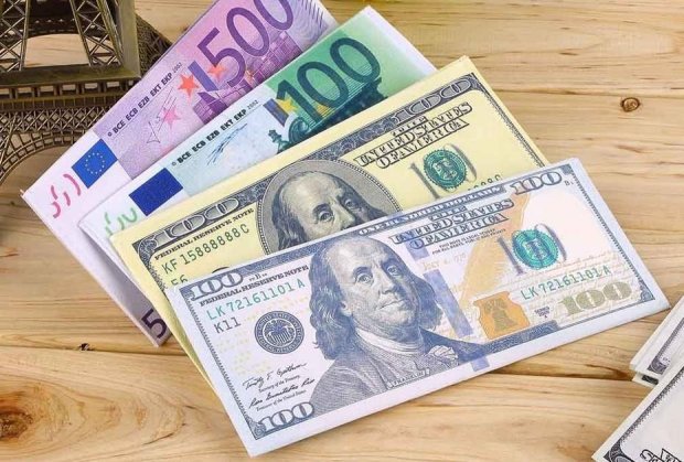 Bu gün dollar hansı qiymətə satılır? - MƏZƏNNƏ