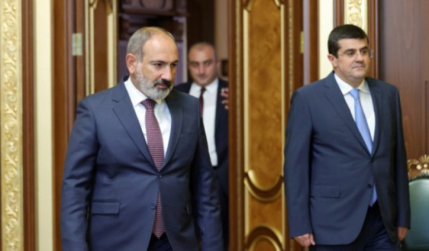 Arayik Paşinyanın qəbuluna düşə bilmir Arayik Paşinyanın qəbuluna düşə bilmir