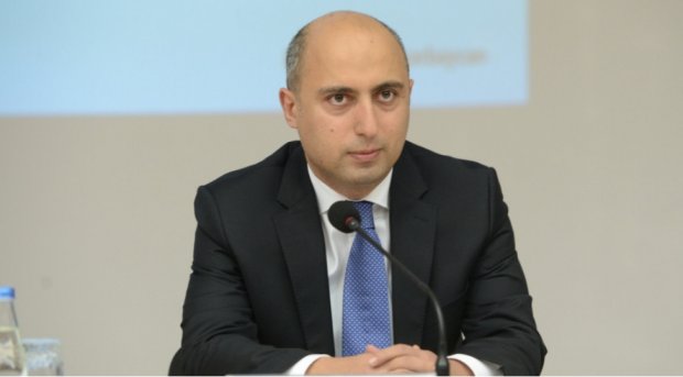 Nazir 150 min müəllimin nömrəsinə mesaj göndərdi