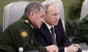 Putin Şoyqunu vurur: