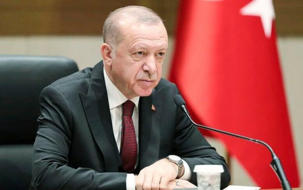 Ərdoğan mədən partlayışı baş verən bölgəyə getdi Ərdoğan mədən partlayışı baş verən bölgəyə getdi