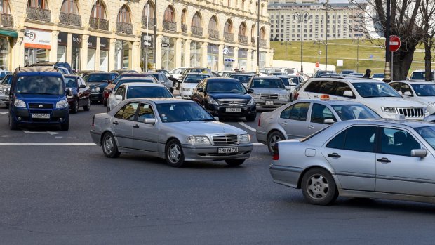 “İş saatları dəyişdirilsin” -