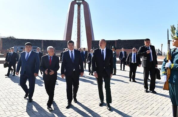 Əliyev Bişkekdə tarixi kompleksi ziyarət etdi Əliyev Bişkekdə tarixi kompleksi ziyarət etdi