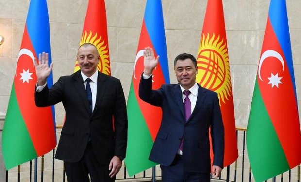Əliyev və Japarovun görüşü başladı Əliyev və Japarovun görüşü başladı