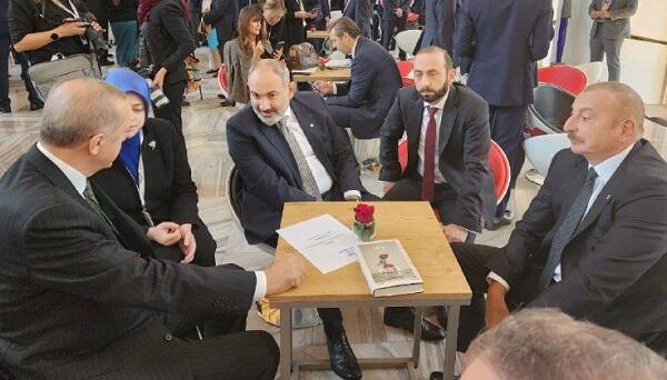 Bakı İrəvanı buna məcbur etdi - Akopyan