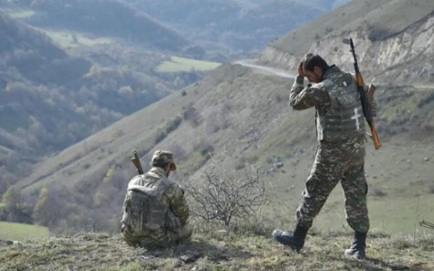 Ermənistan sərhədə artilleriya qurğuları cəmləşdirir - MN Ermənistan sərhədə artilleriya qurğuları cəmləşdirir - MN