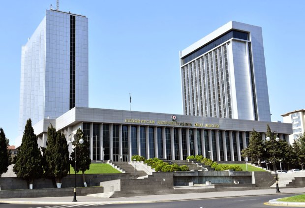 "18 yaşından sonra şəhid övladının şəhid ailəsi statusu ləğv edilir" "18 yaşından sonra şəhid övladının şəhid ailəsi statusu ləğv edilir"