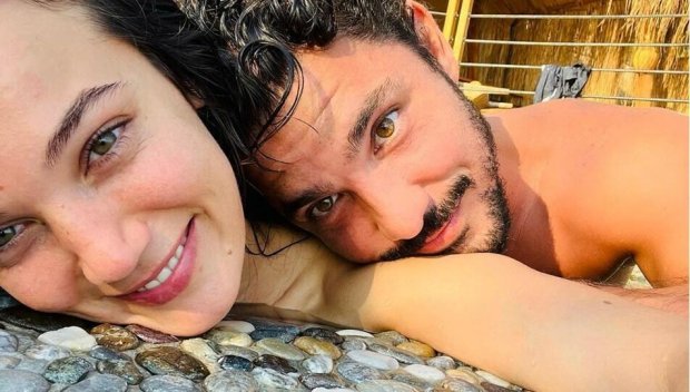 Məşhur aktyor sevgilisindən danışdı: "Mənə söz düşməz" Məşhur aktyor sevgilisindən danışdı: "Mənə söz düşməz"