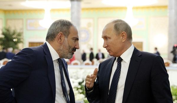 Putinlə Paşinyan arasında görüş başa çatdı Putinlə Paşinyan arasında görüş başa çatdı