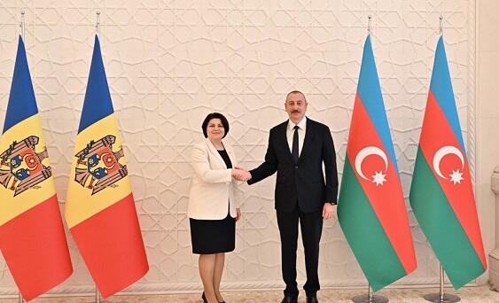 İlham Əliyev Moldovanın baş naziri ilə görüşdü İlham Əliyev Moldovanın baş naziri ilə görüşdü