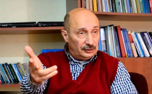 “Mən elə onları o vaxt da siyasətdə görmürdüm. Çünki..." “Mən elə onları o vaxt da siyasətdə görmürdüm. Çünki..."