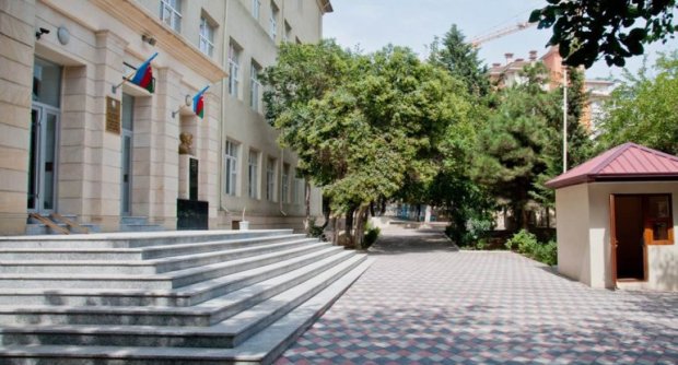 Bakıda bu məktəbə yeni direktor təyin edildi Bakıda bu məktəbə yeni direktor təyin edildi