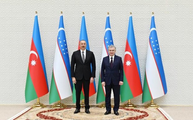 İlham Əliyev Özbəkistan dövlət başçısı ilə görüşüb