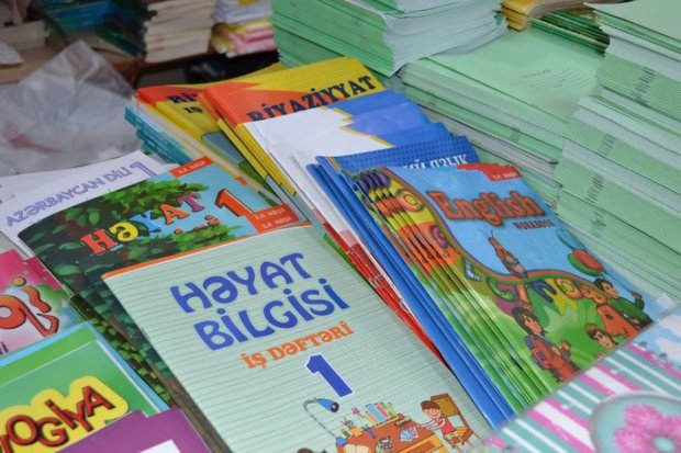 Orta məktəb dərsliklərinin hazırlanması üçün xərclər Orta məktəb dərsliklərinin hazırlanması üçün xərclər