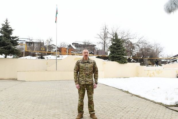 İlham Əliyev Füzulidə yeni hərbi hissədə yaradılan şəraitlə tanış olub - İlham Əliyev Füzulidə yeni hərbi hissədə yaradılan şəraitlə tanış olub -
