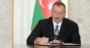 Prezidentdən dövlət qulluqçuları ilə bağlı fərman