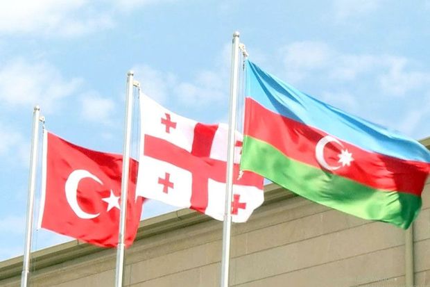 Kayseridə Azərbaycan, Türkiyə və Gürcüstan müdafiə nazirləri arasında görüş başladı Kayseridə Azərbaycan, Türkiyə və Gürcüstan müdafiə nazirləri arasında görüş başladı