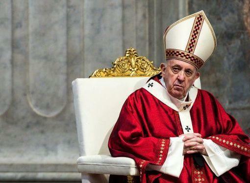 Papa Benedikt öldü