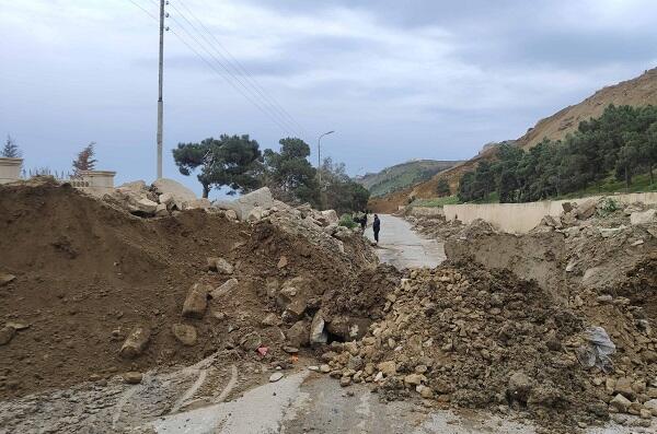 Azərbaycanda torpaq uçqunu - Azərbaycanda torpaq uçqunu -