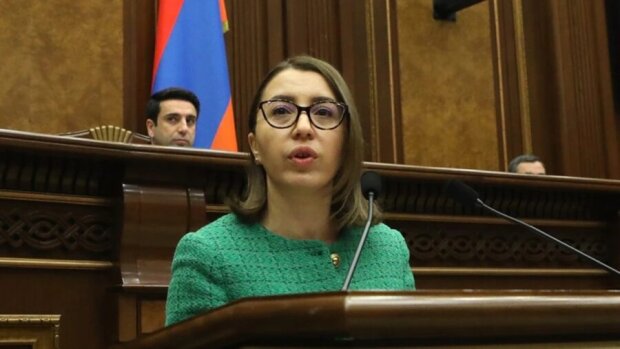 Ermənistan ombudsmanı istefa verdi