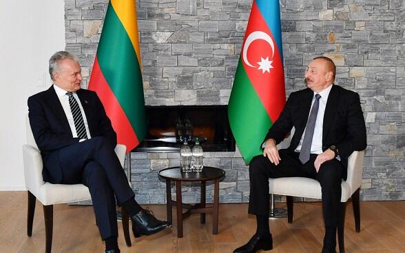 İlham Əliyev Litva prezidenti ilə görüşdü