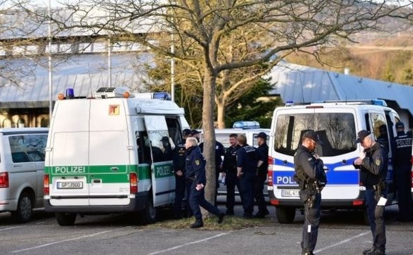 Almaniyada dava: azərbaycanlı bıçaqlandı