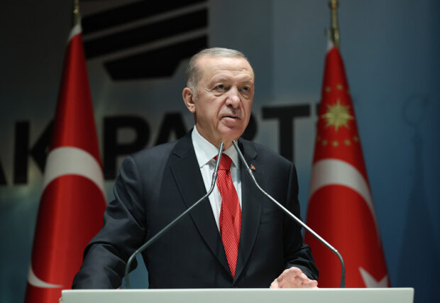 Ərdoğandan zəlzələdə evi dağılanlara