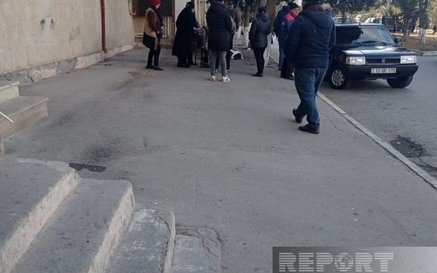 Sumqayıtda kişi eyvandan yıxılaraq ölüb Sumqayıtda kişi eyvandan yıxılaraq ölüb