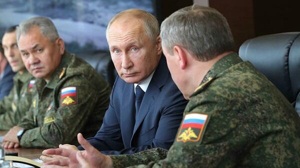 Putin ordu ilə bağlı strategiyanı elan etdi Putin ordu ilə bağlı strategiyanı elan etdi