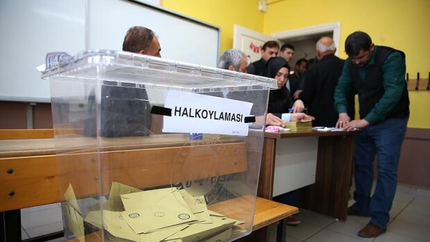 Türkiyədə seçkilər təxirə salınır? - Həsən Oqtay Türkiyədə seçkilər təxirə salınır? - Həsən Oqtay