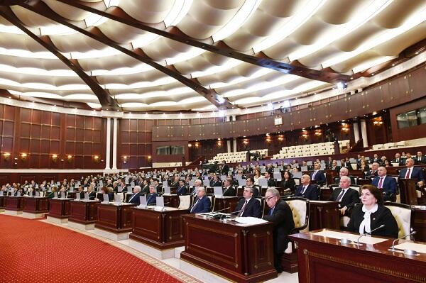 Azərtac işdən çıxardı, jurnalist intihar etmək istəyir Azərtac işdən çıxardı, jurnalist intihar etmək istəyir