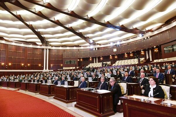 Azərtac işdən çıxardı, jurnalist intihar etmək istəyir