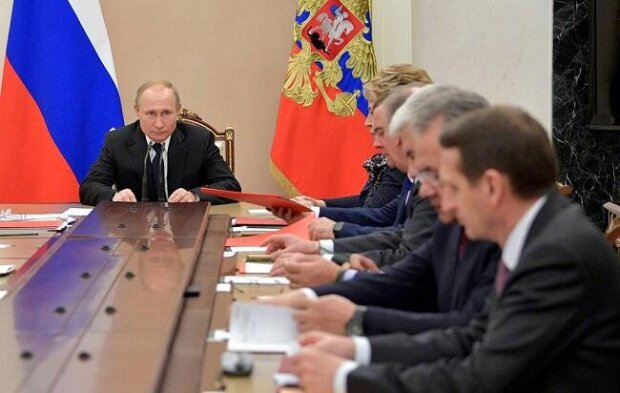 Putin TŞ-nin təcili iclasını çağırır