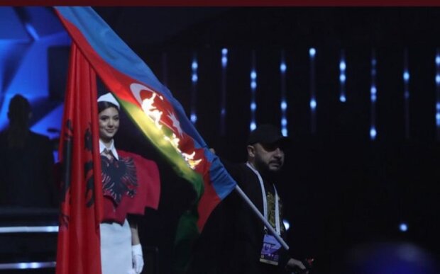 Azərbaycan XİN: "Ermənistan tərəfi nifrət zəminində cinayəti törətmiş şəxsi dərhal məsuliyyətə cəlb etməlidir" Azərbaycan XİN: "Ermənistan tərəfi nifrət zəminində cinayəti törətmiş şəxsi dərhal məsuliyyətə cəlb etməlidir"