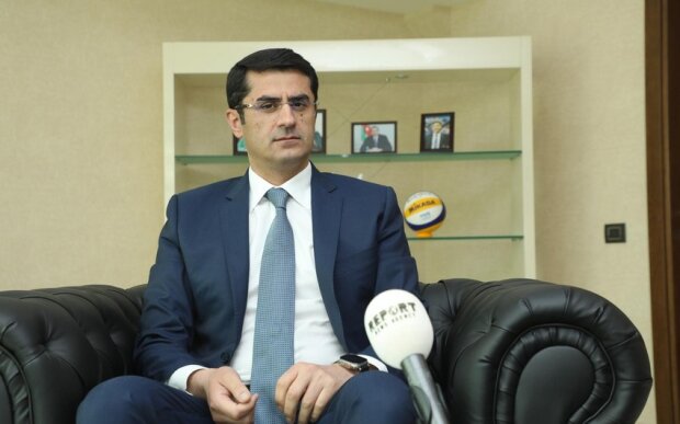 Voleybol Federasiyasının vitse-prezidenti: "Çalışırıq işi elə quraq ki, sponsor özü bizimlə əməkdaşlıqda maraqlı olsun" Voleybol Federasiyasının vitse-prezidenti: "Çalışırıq işi elə quraq ki, sponsor özü bizimlə əməkdaşlıqda maraqlı olsun"