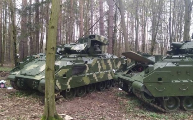 ABŞ "Bradley” zirehli döyüş maşınlarının ilk partiyasını Ukraynaya təhvil verib ABŞ "Bradley” zirehli döyüş maşınlarının ilk partiyasını Ukraynaya təhvil verib