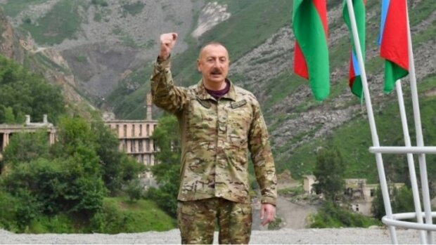 Əliyev Qarabağ erməniləri qarşısında şərt qoyub
