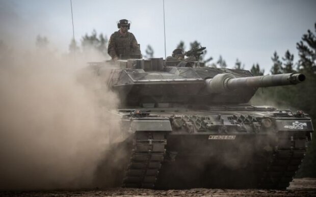 İspaniyadan altı “Leopard 2” tankı Ukraynaya yola salınıb