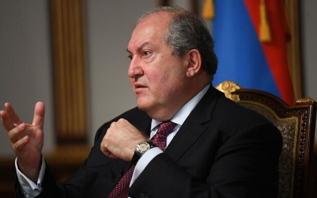 Ermənistanın qanunsuz seçilmiş eks-prezidentinə qarşı cinayət işi İstintaq Komitəsinə göndərilib Ermənistanın qanunsuz seçilmiş eks-prezidentinə qarşı cinayət işi İstintaq Komitəsinə göndərilib