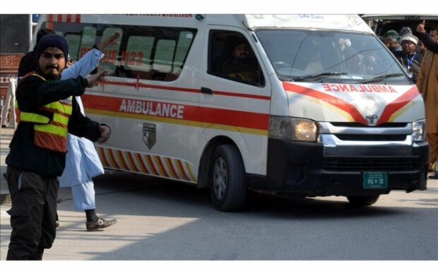 Pakistanda naməlum şəxsin polis məntəqəsinə hücumu nəticəsində azı 8 nəfər ölüb Pakistanda naməlum şəxsin polis məntəqəsinə hücumu nəticəsində azı 8 nəfər ölüb