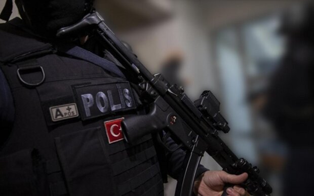 Türkiyə polisi 21 şəhərdə antiterror əməliyyatı keçirib, 110 nəfər saxlanılıb Türkiyə polisi 21 şəhərdə antiterror əməliyyatı keçirib, 110 nəfər saxlanılıb