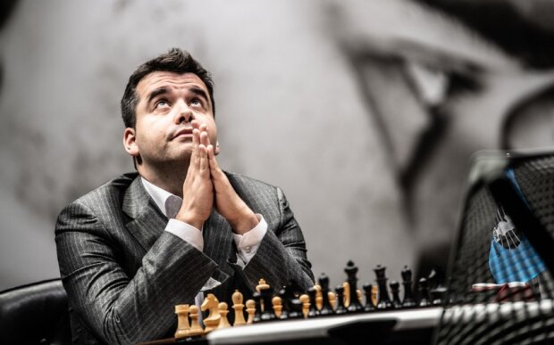 Nepomnyaşi şahmat tacı uğrunda dueldə qələbə qazanaraq yenidən hesabda önə keçib Nepomnyaşi şahmat tacı uğrunda dueldə qələbə qazanaraq yenidən hesabda önə keçib
