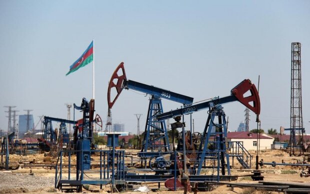 Azərbaycan nefti 5 % ucuzlaşıb